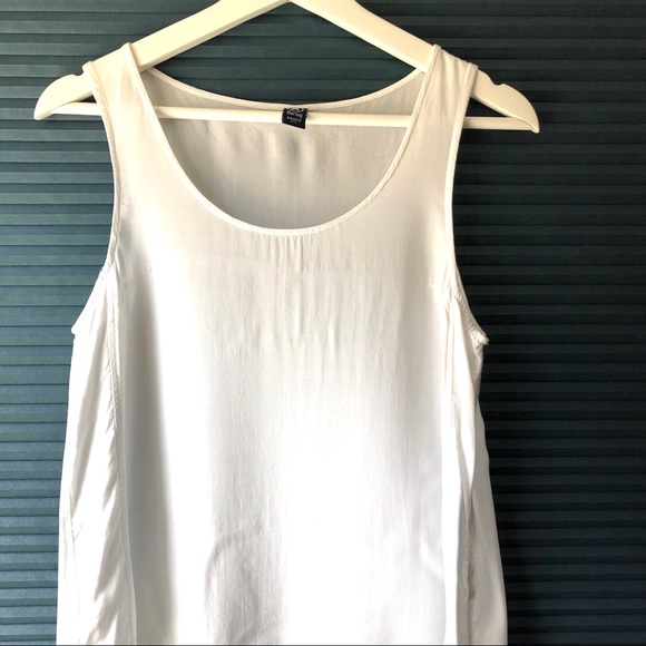 Sleeveless Top in White - Picture 2 of 6